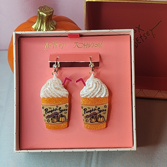 🏷 CLEARANCE! Betsey Johnson Pumpkin Spice Latte Drop Earrings - Picture 1 of 9